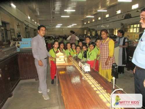 Witty students visit Railway Training Institute