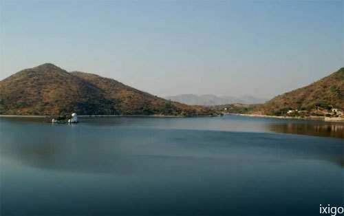 Dead body found floating in Lake Fateh Sagar