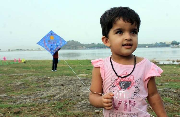 Like Father, Like Daughter: Late Kite Flyer’s Daughter Flies Her Kite High