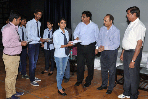 Rs. 13 Lac of Scholarships awarded in Seminar by GITS