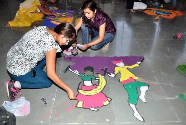 Students exhibit various talents on First day of Gold Fiesta 2014