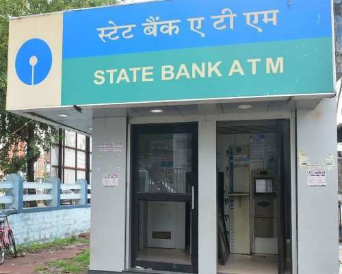 SBI cuts daily ATM cash withdrawal by Rs 20000