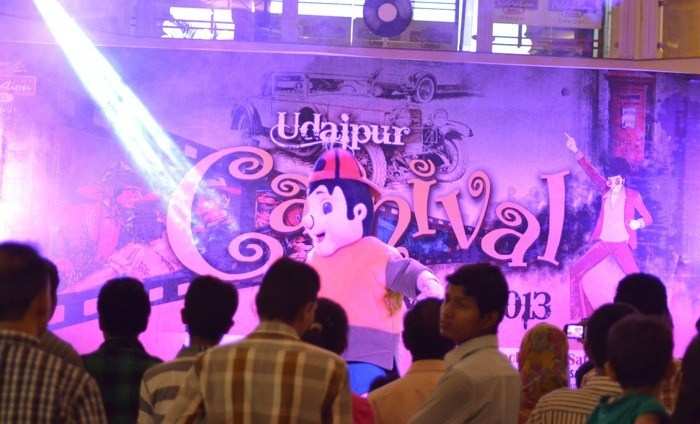 Celebration Mall enthralled by Sanjay Dhaka’s performance