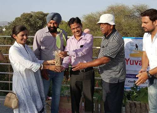 Yuvam distributes plants