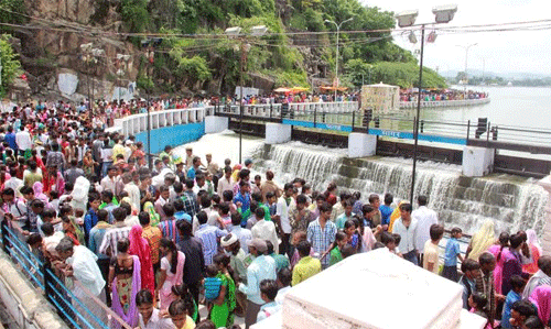 Hariyali Amavasya Fair begins amid Fun & Rain