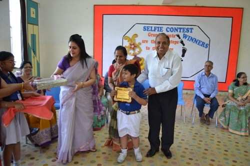 Winners of Selfie Contest Felicitated at Seedling