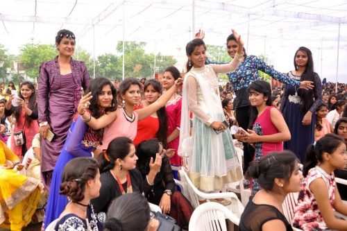 Photo News: Guru Nanak Girls P.G College Fresher’s Party