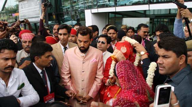 [PHOTOS] Newlywed Royal Couple Arrives in Udaipur