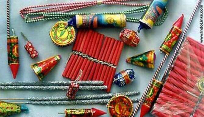 Shopkeepers booked for Selling Firecrackers without License