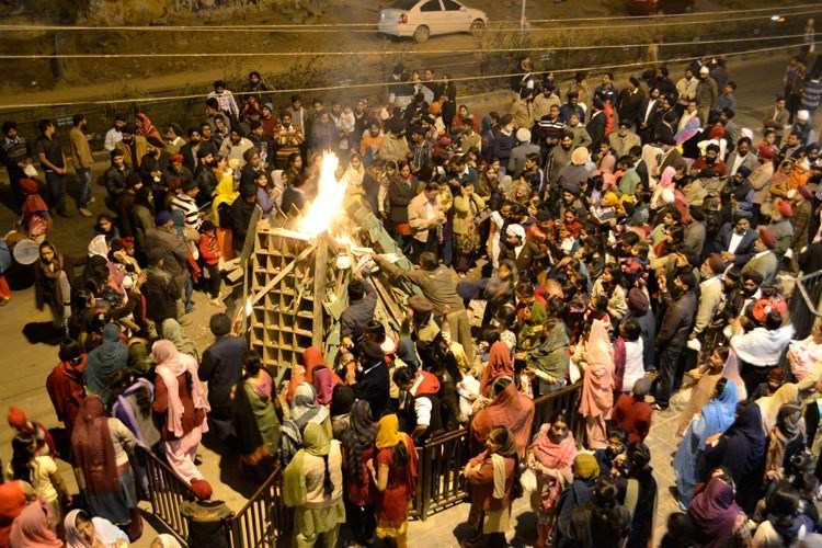 Sunder mundriye ho! Lohri Celebration in Udaipur