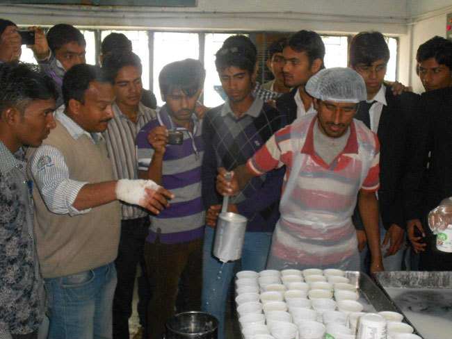 Final year students of BNPG College visits ‘Udaipur Dairy’