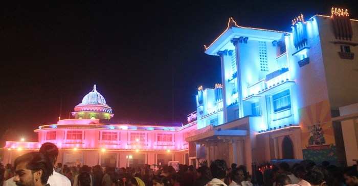 [News in Pictures] Lake city bathes in Diwali light