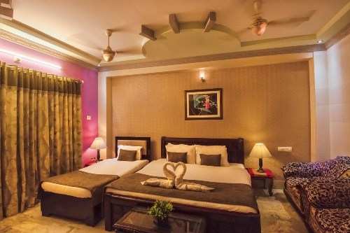 Experience a Regal Stay at Udaipur | Hotel Meenakshi