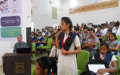 Lectures by Eminent Scientists in the Science Summer Camp