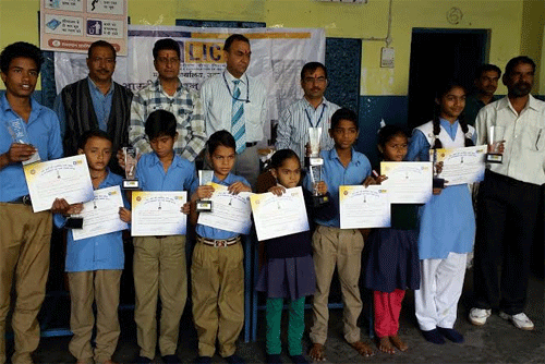 LIC conducts ‘Student of the Year’ program in Tekri school