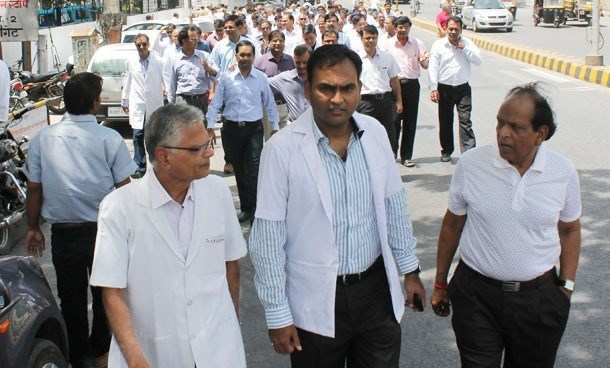 Udaipur Doctors Rally against Clinical Establishment Act