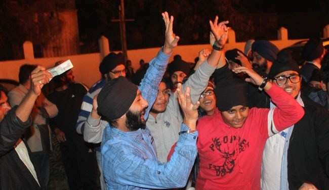 Sikh community marks Lohri