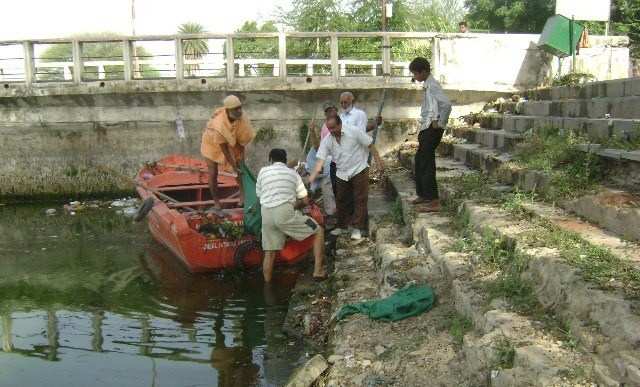 Rangsagar Cleaning by Lake Conservators