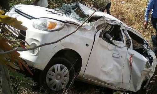 Car turns turtle in accident | 6 injured