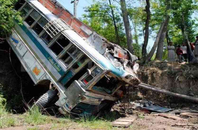 Video coach accident–Driver shows presence of mind