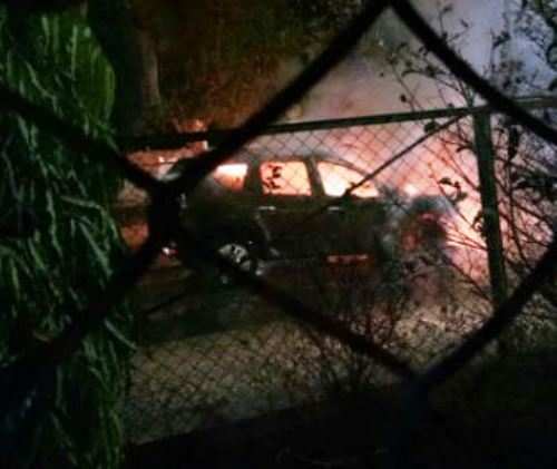 Running car catches fire in Hiran Magri