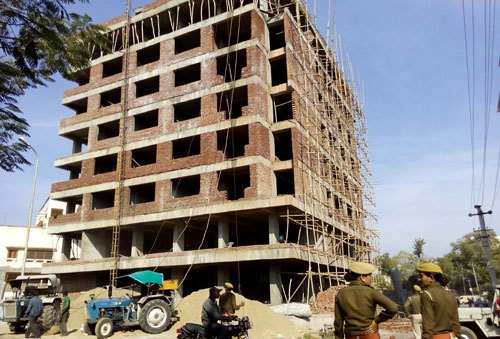 Anti-Encroachment Team demolishes building at Madhuban