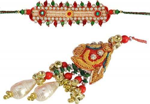 Delight Your Bhaiya-Bhabhi with Alluring Gifts on Raksha Bandhan