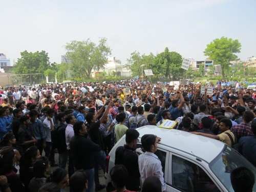 Heavy Protest against Baswan Committee Proposal creates Chaos