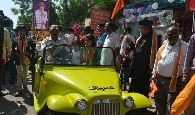 Procession Marks 57th B'day Celebration of 'Om Banna'