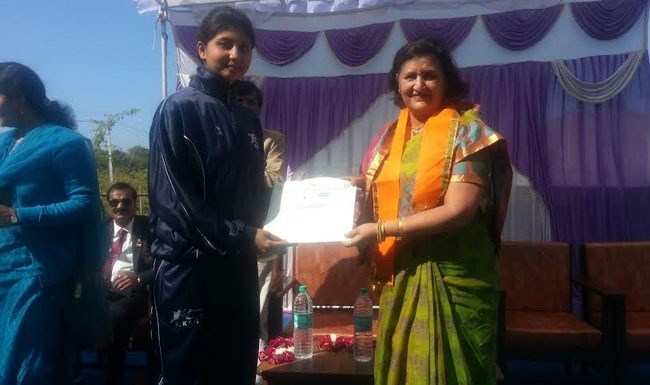 Mayor Honors Udaipur Swimming Team