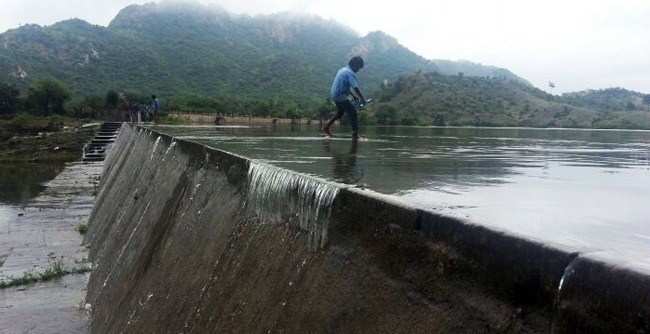 Lakes ready to Overflow as Rain lashes City
