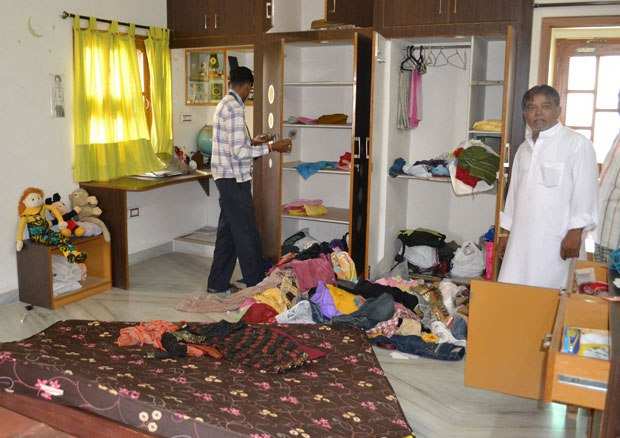 Theft Worth Rs.5 Lakh from Defense Officer's House