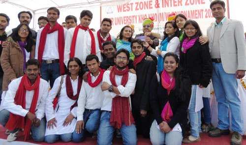 Vidyapeeth confers trophies to Winners of Inter College Competitions