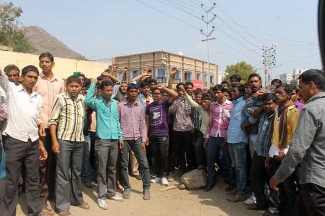 Pratapnagar Firing: Residents spill anger over youth's death