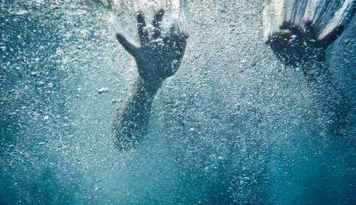 Old man jumps into Fatehsagar on Friday-Saved