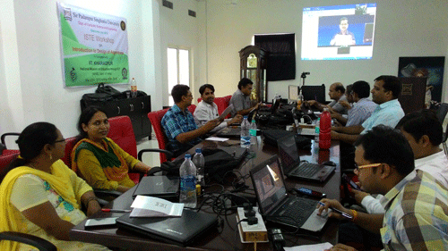 Professors of IIT-Kharagpur conduct Online Workshop at SPSU