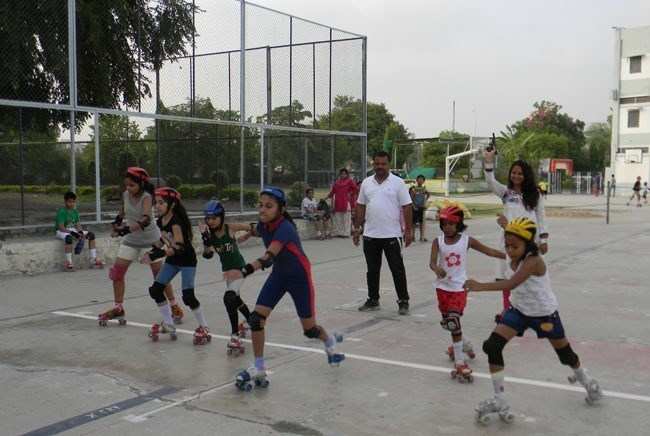 'Success Race' Roller Skating Competition Starts