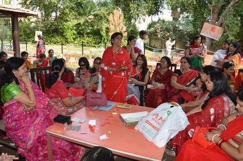 दीपावली स्नेह मिलन में जमी गीत-संगीत की संध्या