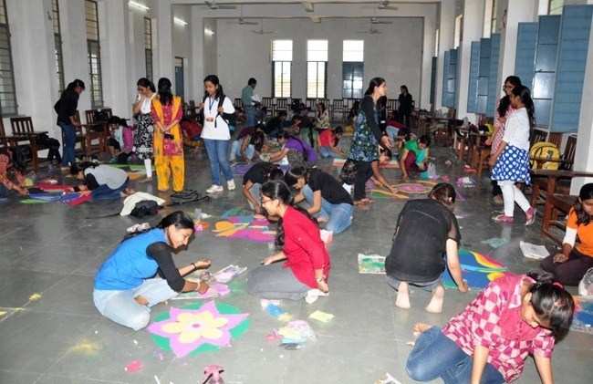 Students exhibit various talents on First day of Gold Fiesta 2014