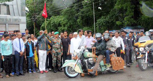 23 Bikers reach Ranakpur with message of Patriotism
