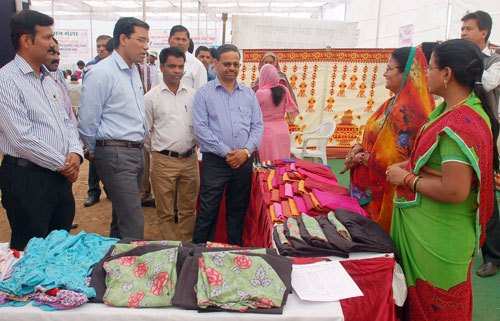 Collector Ashutosh Pednekar inaugurates ‘Kisan Mela’