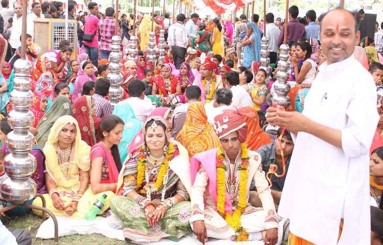 22 couples tie the knot at Mewada Kalal Samaj Mass Wedding