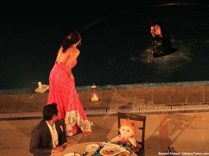 Contestant jumps in a pool to impress Mallika