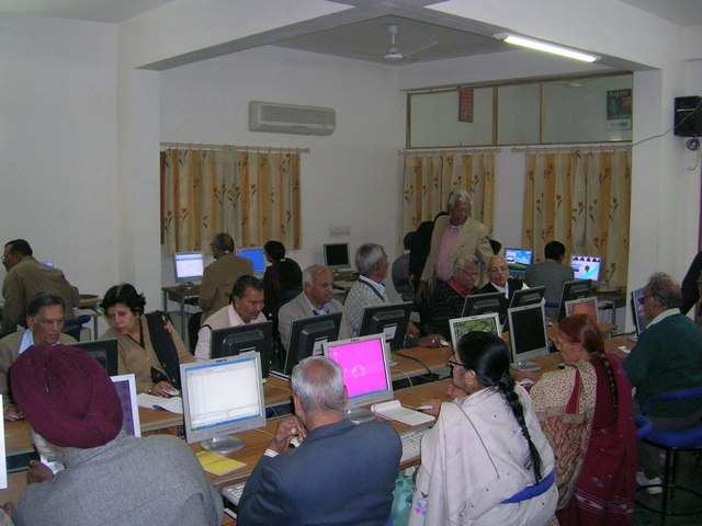 Free Computer Classes for Senior Citizens