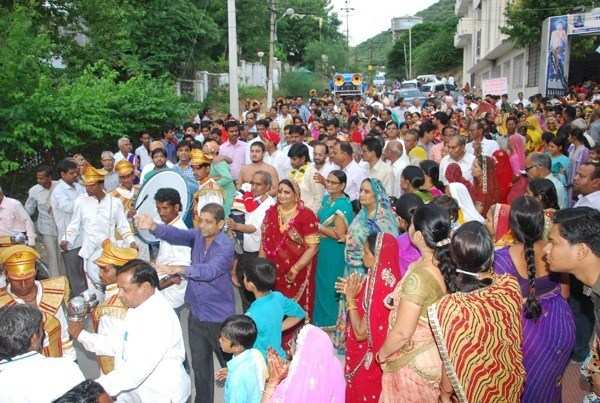 150 Devotees break Fast, mass procession conducted by Jain Community