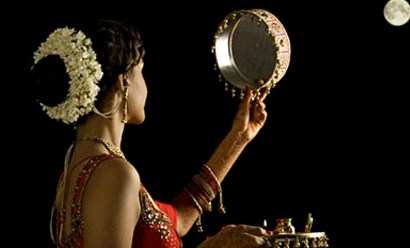 By the way: Make your bonding stronger on this Karwachauth