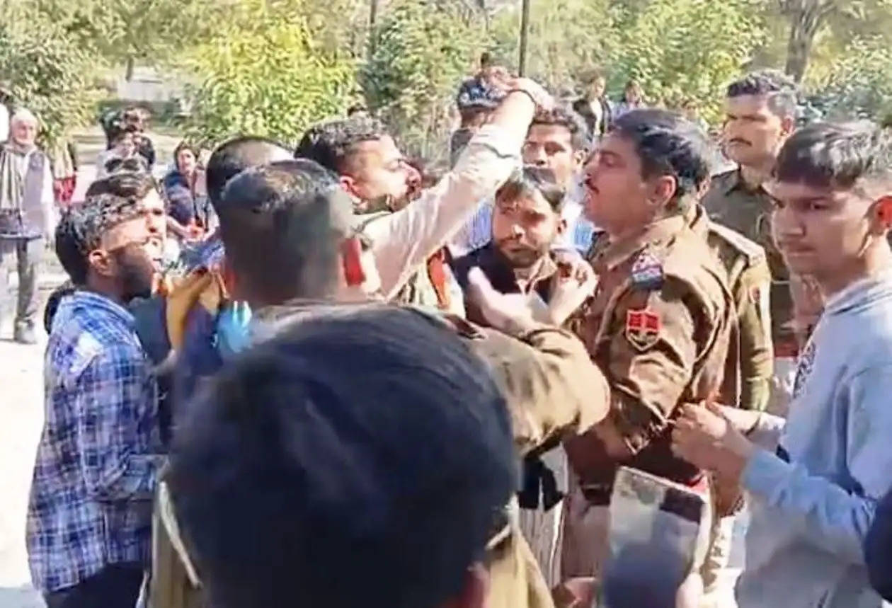lathicharge on ABVP at udaipur