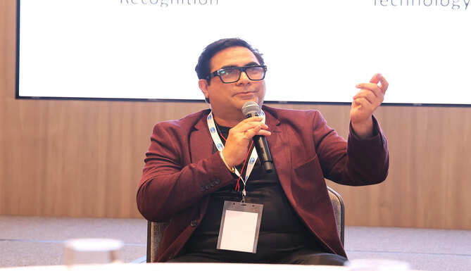 Dr Arvinder Singh