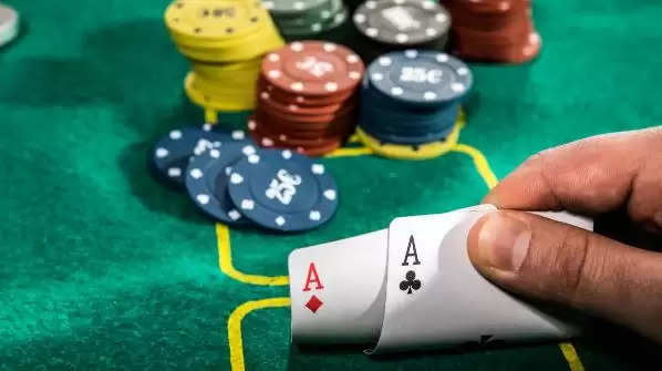 How to Play Poker or Beginners What Are the Basics and Poker Rules