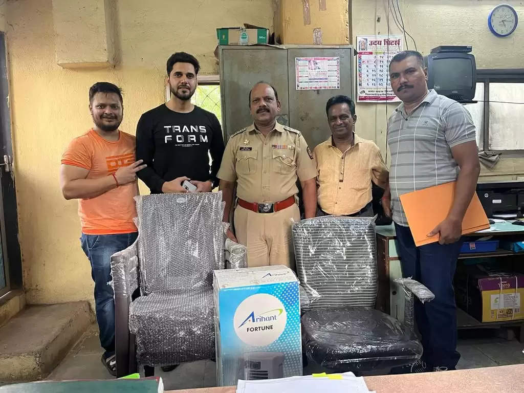 Gesture of Appreciation and Philanthropy: Udaipur Actor Dev Menaria Donates Fans and Furniture to ACP Office at Malad, Mumbai